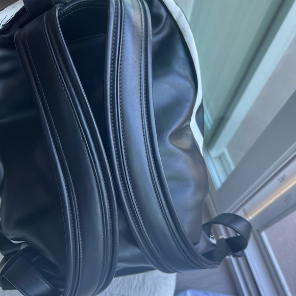 Givenchy graffiti backpack - Picture 8 of 14